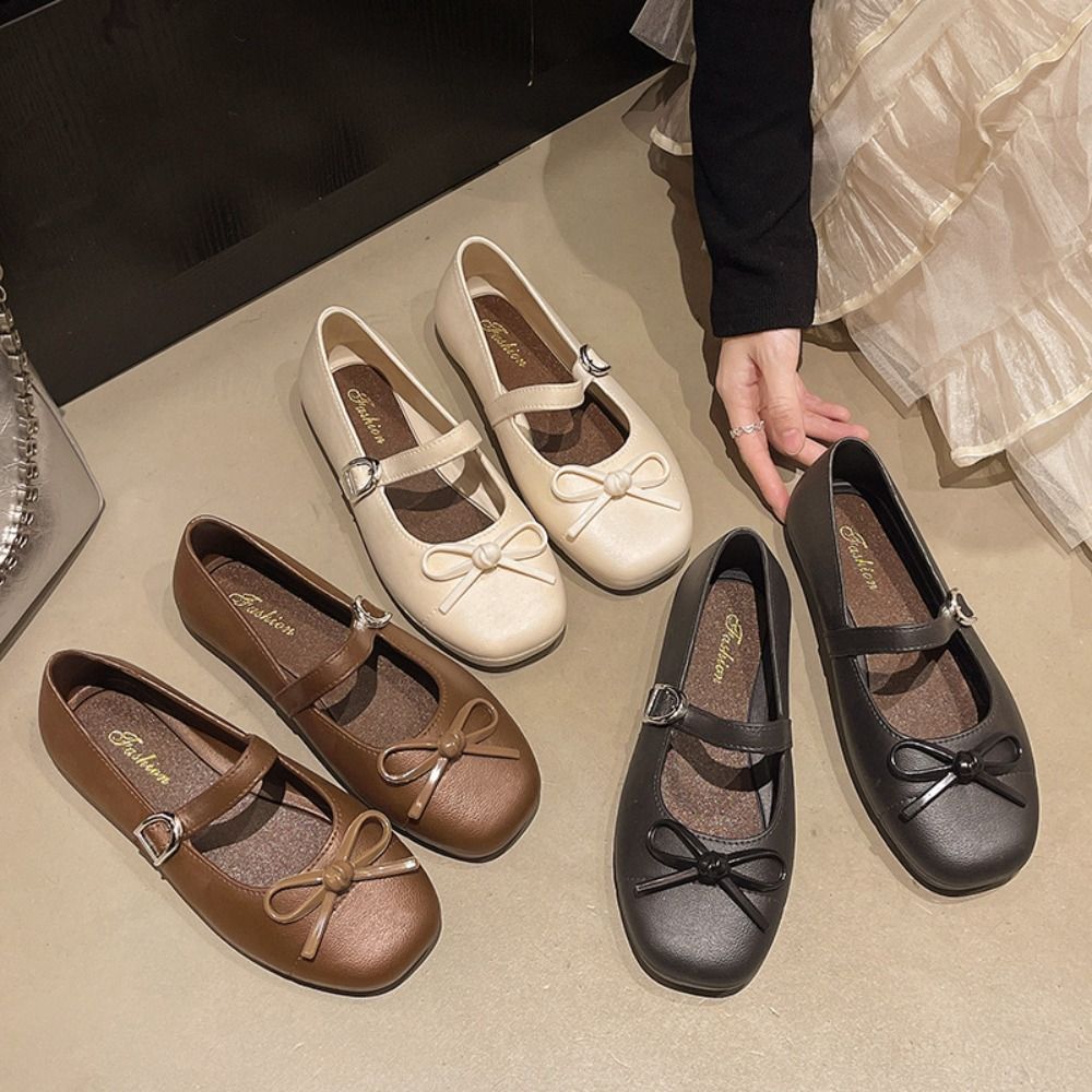 Sandals - รองเท้าแตะผู้หญิงประดับโบว์มุก น่ารัก ใส่สบาย ไม่ลื่น เหมาะกับชุดฤดูร้อน รองเท้าส้นเตี้ย