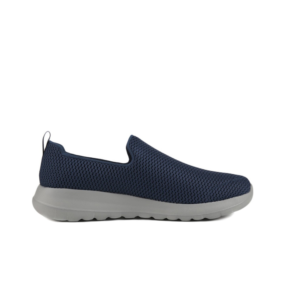 รองเท้าวิ่งลำลองผู้ชาย Skecher - Running Shoes บทวิจารณ์และราคา
