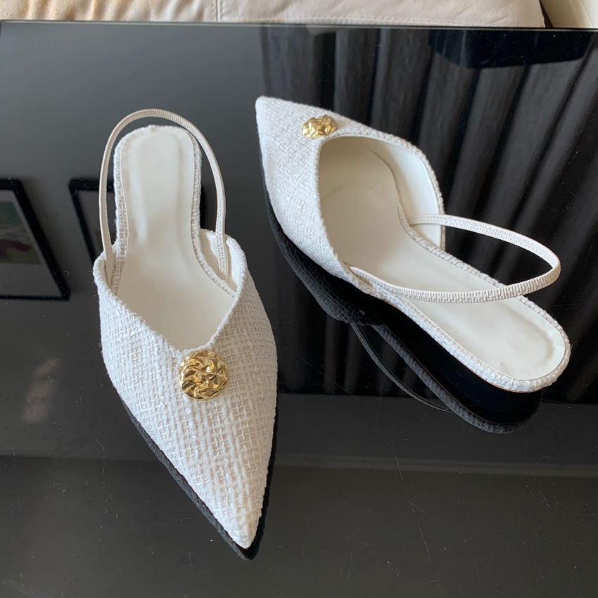 รองเท้าส้นเตี้ยแบบสวม รุ่นใหม่ - Sandals บทวิจารณ์และราคา